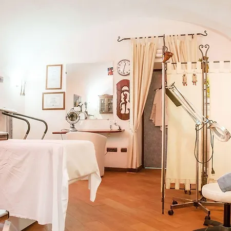 Annabelle Otel Ischia