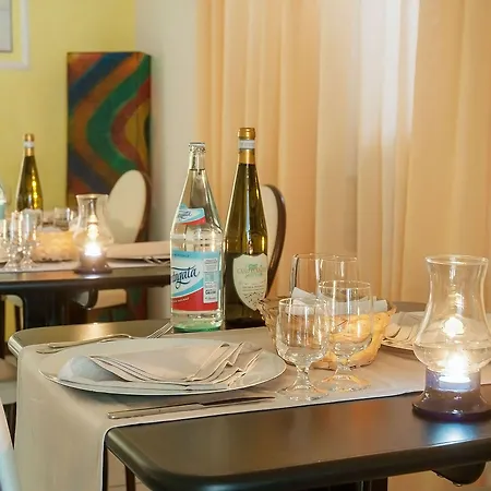 Annabelle Otel Ischia