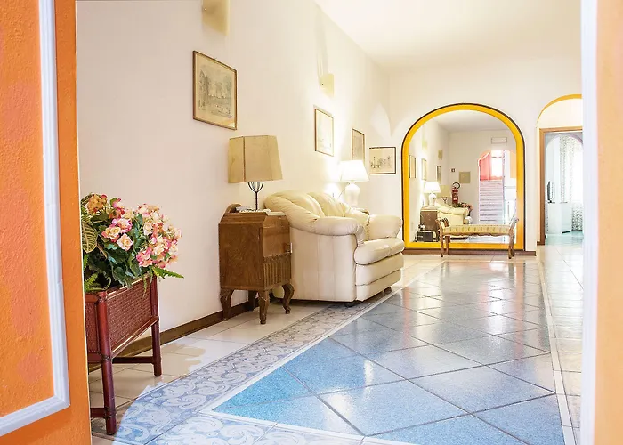 Отель Annabelle